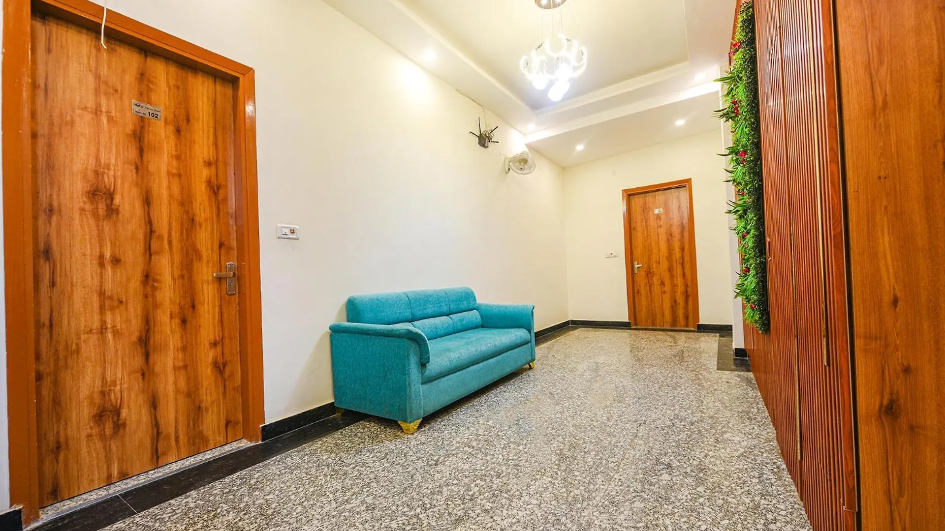 Hotel Fabhotel Shree Jii Luxury Delhi